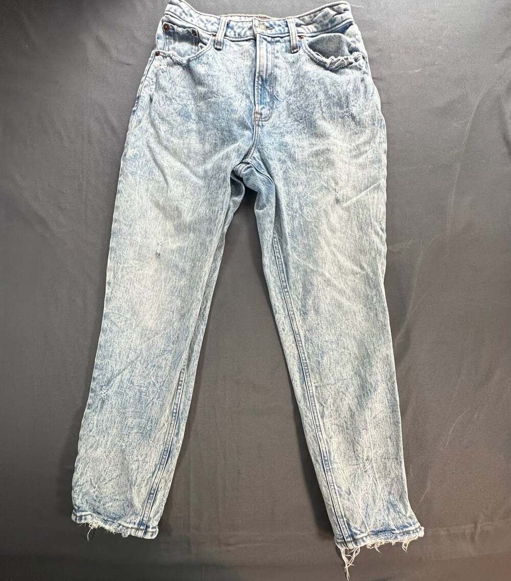 Abercrombie & Fitch High Rise Mom Jean Size 29x8R Acid Wash Denim